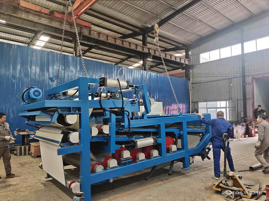 พลังงาน 4kw เส้นใยมันสำปะหลังความชื้น Dewatering Machine เครื่องกดเข็มขัด
